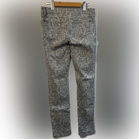Hot Kiss Skinny Lily Woman’s jeans. Grey paisley pattern Size 5. - Picture 2 of 5